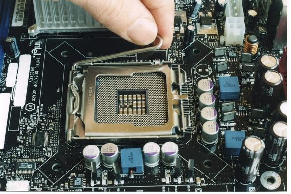 safety lever to lock CPU in place