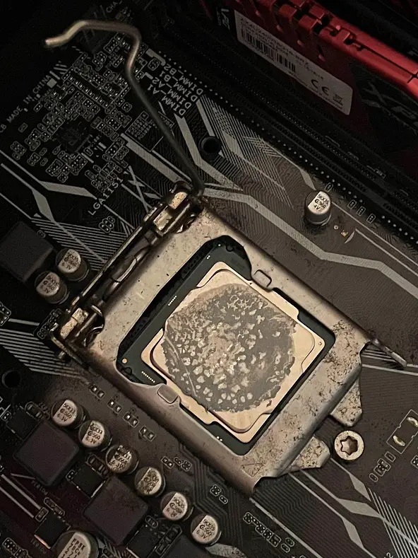 CPU properly inserted into the socket 