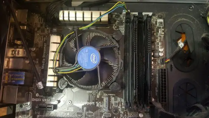 4 pins on corners of CPU fan