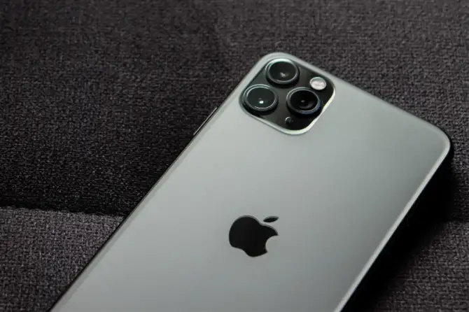 iPhone camera not focusing - featured image